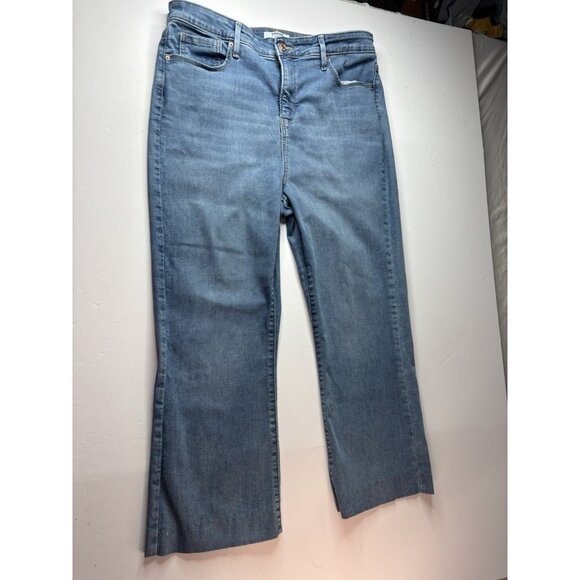 LEVI'S High Waisted Crop Flare Jeans in Medium Wash WOMEN'S 16W. Hemmed 23” In - Picture 1 of 9